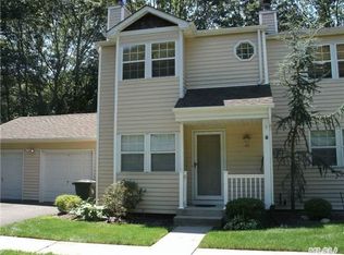 40 Rutledge Commons, Yaphank, NY 11980