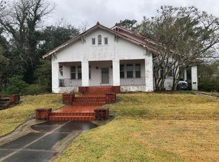 201 S 3rd St, Eunice, LA 70535