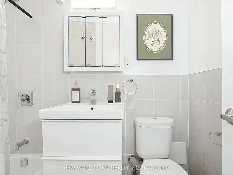 49 Glen Elm Ave #102 — Photo 9
