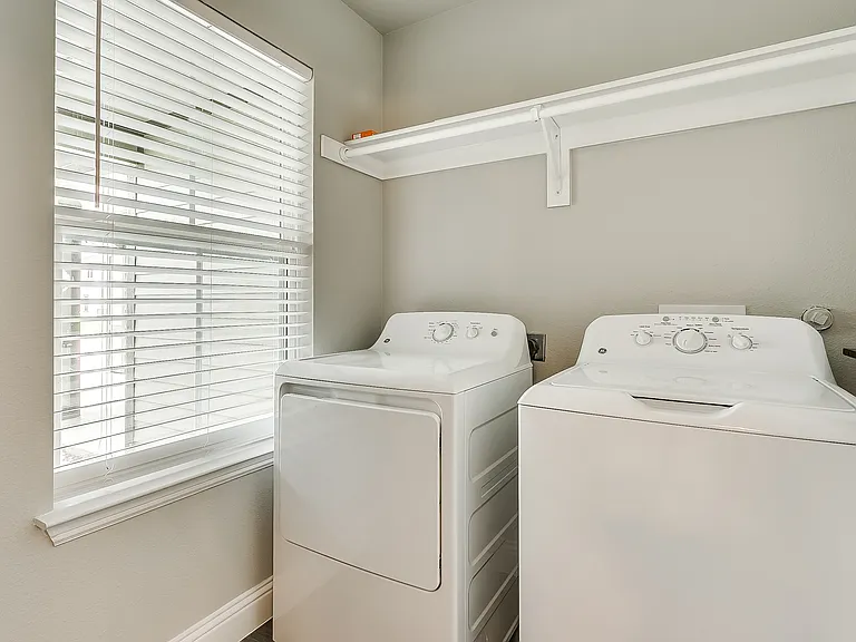 3813 Huntington Dr — Photo 21