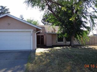 778 S Amber St, Tulare, CA 93274