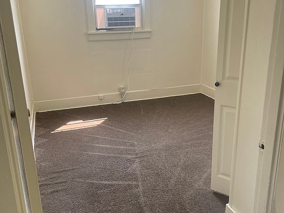3rd image of 314 Wells St #3