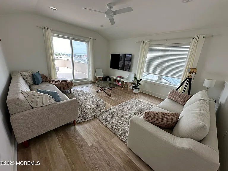 53 Sheridan Ave — Photo 33