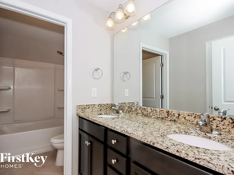 7815 Sawgrass Ln — Photo 13