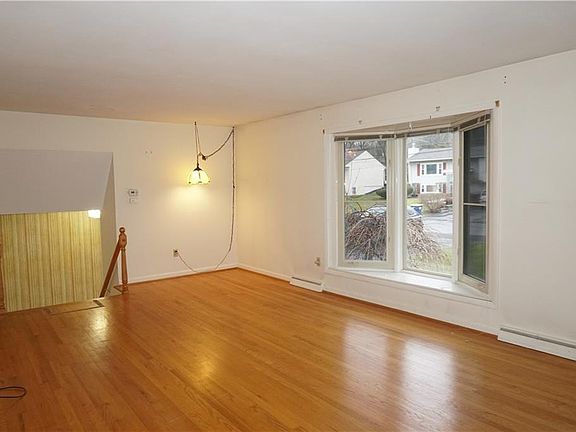 5th image of 128 Park Way