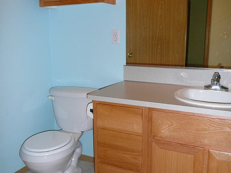 184 NW Scott St — Photo 5