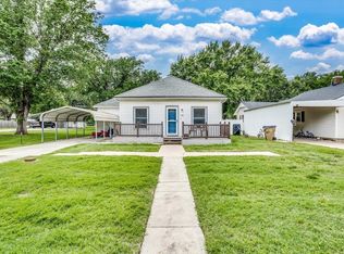 225 N Walnut St, Douglass, KS 67039