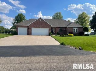 8008 W Thorngate Dr, Mapleton, IL 61547