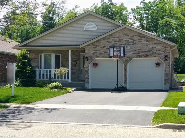 571 Brigantine Dr, Waterloo, ON N2K 4A7