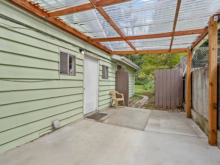 18620 Occidental Ave S — Photo 24