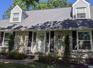 527 Kenilworth Ln, Ballwin, MO