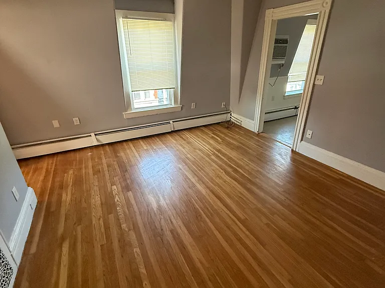 555 Essex St #5 — Photo 2