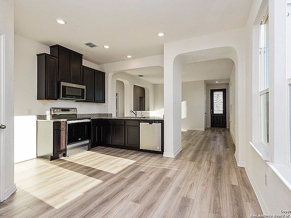 4th image of 13027 Club House Blvd