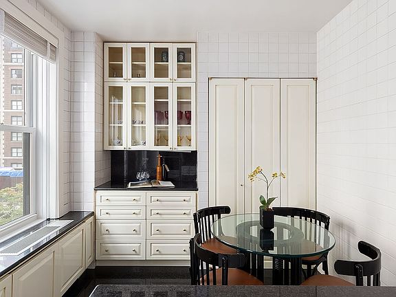 5th image of 29 E 64th St APT 8-D