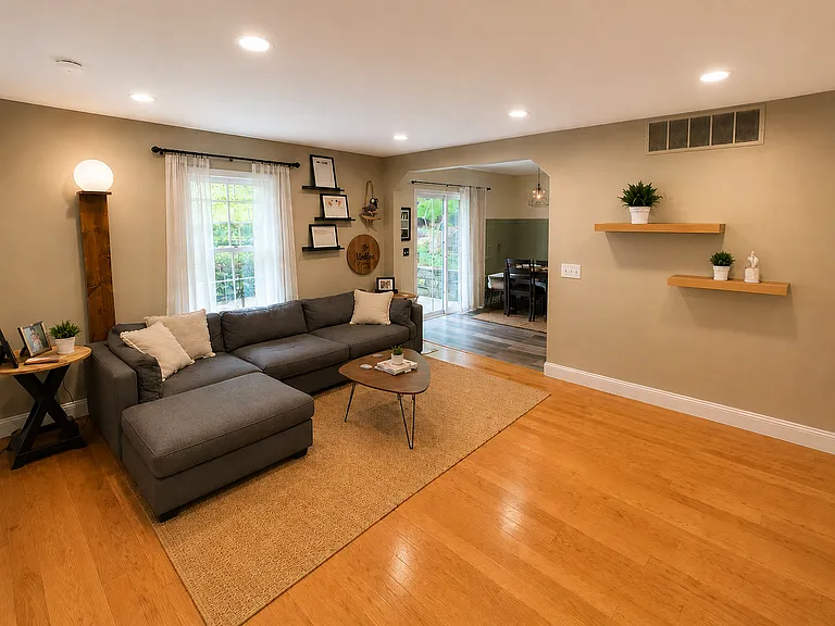 818 N Main St — Photo 13