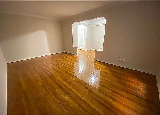 5th image of 8505 Elmhurst Ave APT 4G