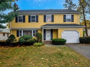 25 Robin Hood Rd, Arlington, MA 02474