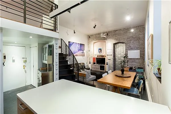 Sold by (Legacy) Elegran | media 10