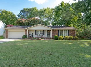 616 Hemlock Dr SE, Huntsville, AL 35803