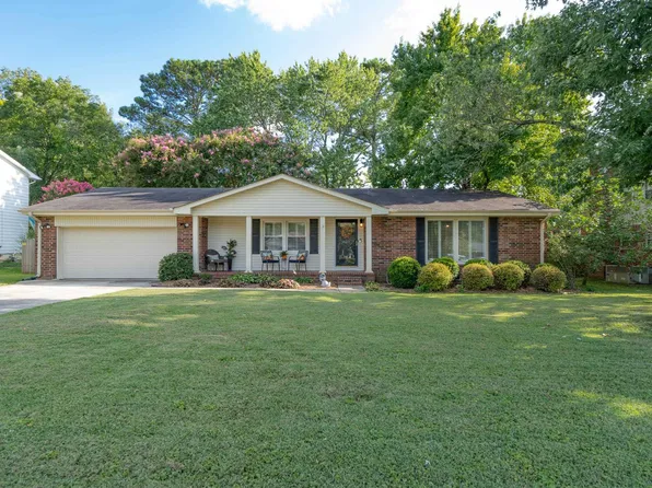 616 Hemlock Dr SE, Huntsville, AL 35803