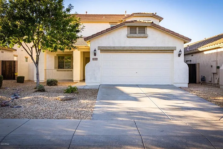18606 W Sunnyslope Ln — Photo 2