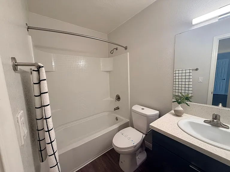 Pacific Palms Apartment Homes — Photo 41