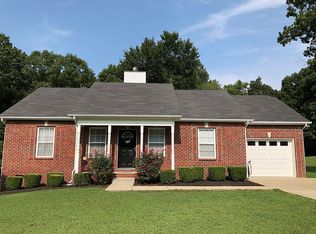 504 Daugherty Ln, Burns, TN 37029