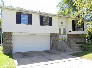 322 Brunswick Ct, Streamwood, IL
