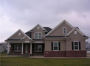 520 Chestnut Dr, Robins, IA 52328