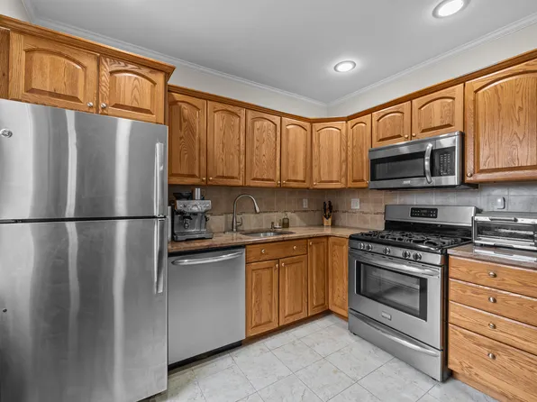 128-19 Newport Avenue image 4 of 13