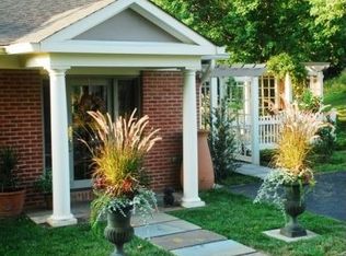 18325 Darnestown Rd, Poolesville, MD 20837