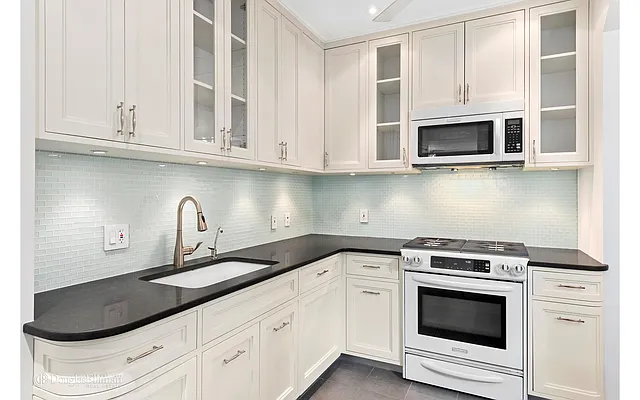 Sold by Douglas Elliman | media 4