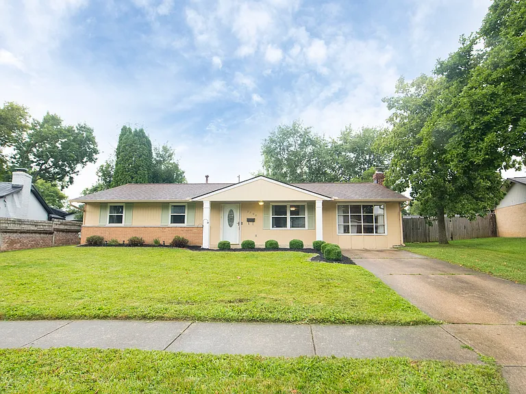 3700 Caracas Dr — Photo 2