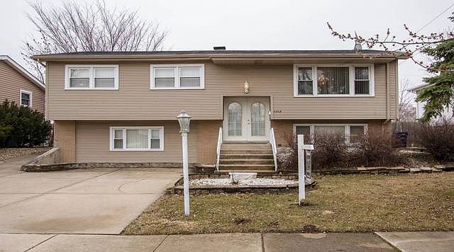 1st image of 8749 Oakwood Dr