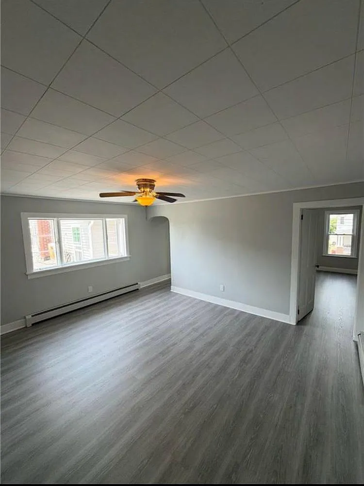 2 bed, 900 sqft, $1,225 — Photo 1