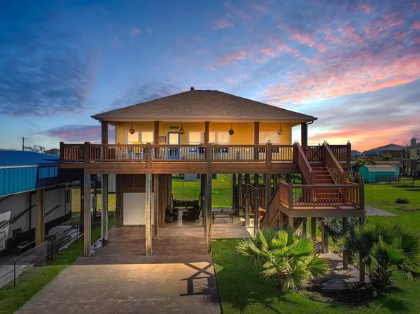 938 Sage Rd, Pt Bolivar, TX 77650