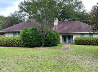 639 Honeysuckle Dr, Madison, MS 39110
