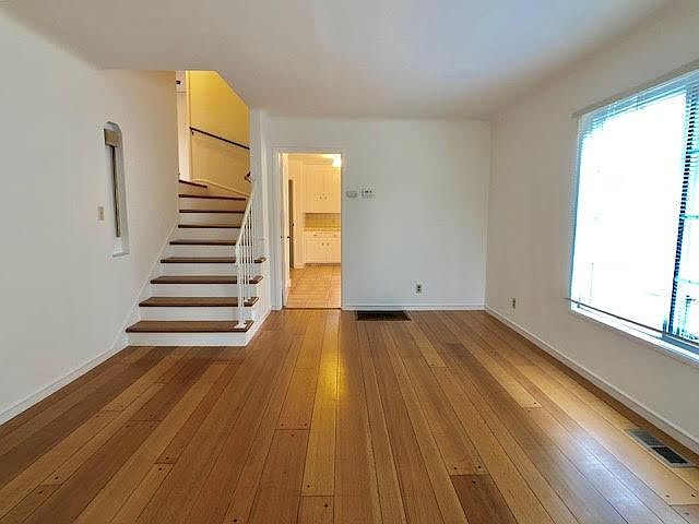 1st image of 312 Maud Ave