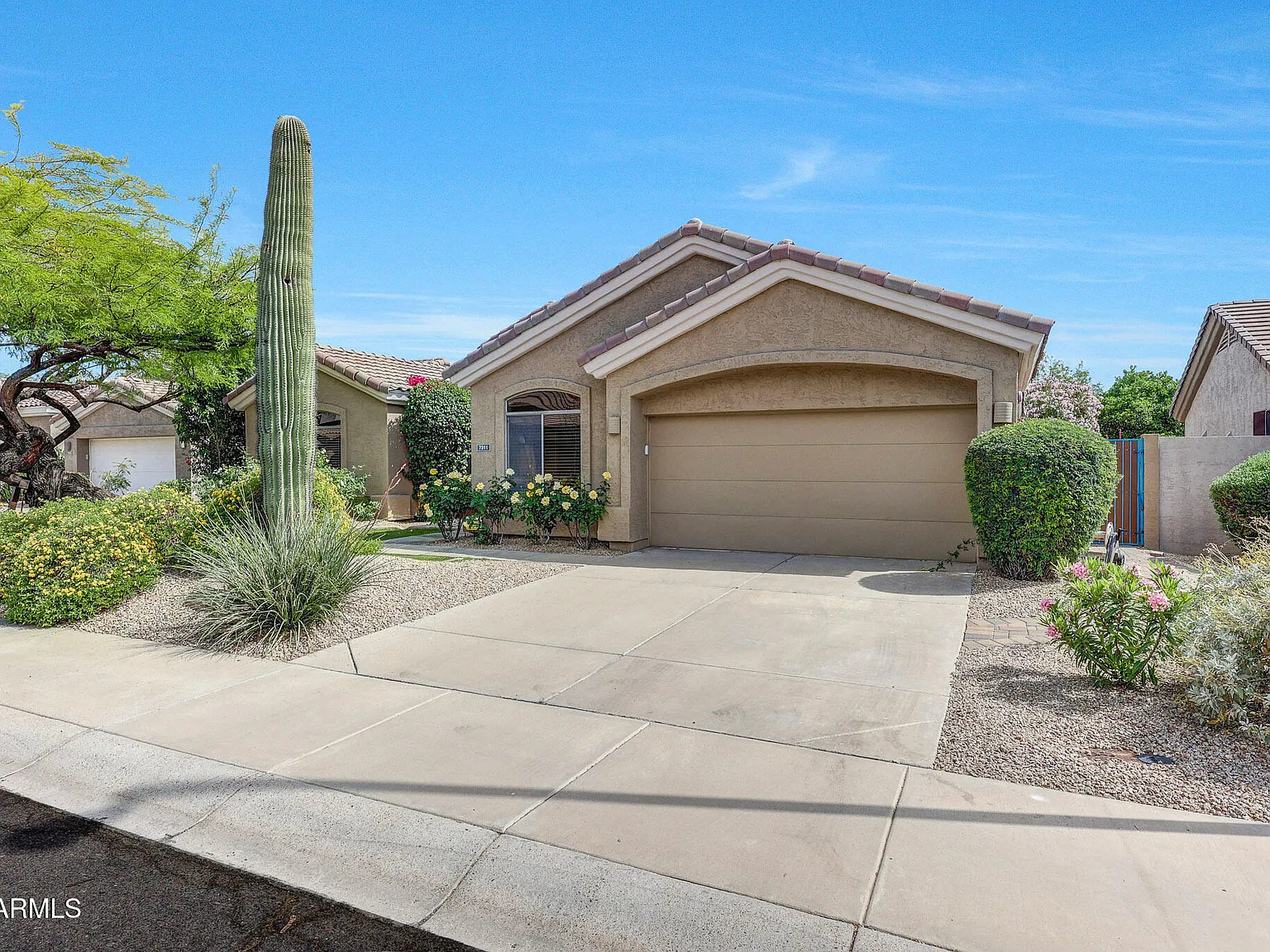 4 bed, 2.0 bath, 2152 sqft, $5,500 — Photo 2