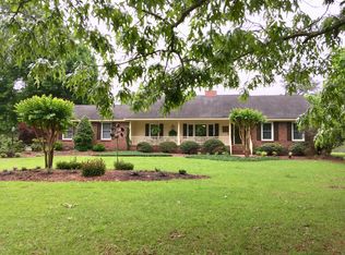 221 Fairway Dr, Washington, NC 27889