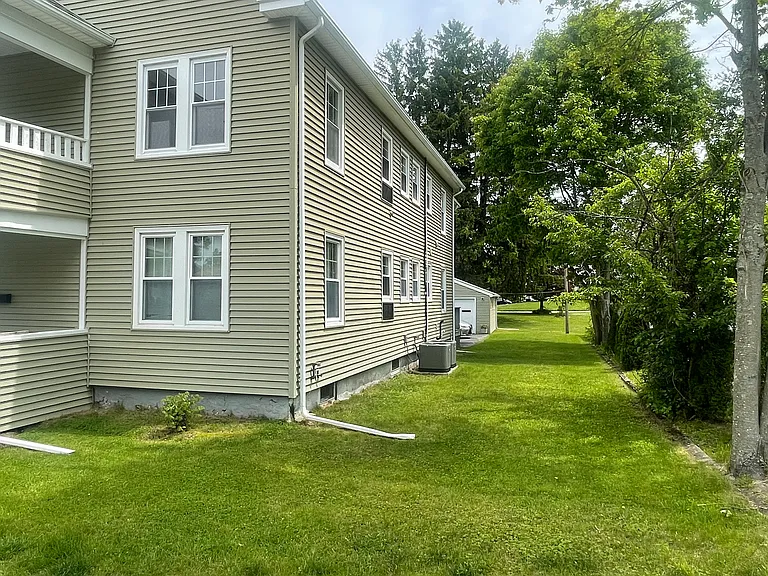 39 Brook St #2 — Photo 5