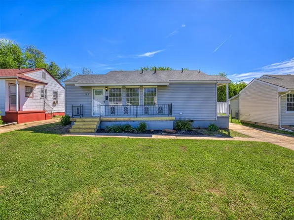 707 W Rickenbacker Dr, Midwest City, OK 73110