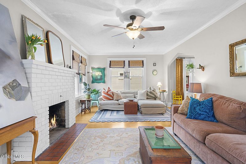 3rd image of 1457 Baker Avenue