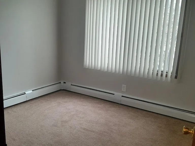 Evergreene Apartments — Photo 14