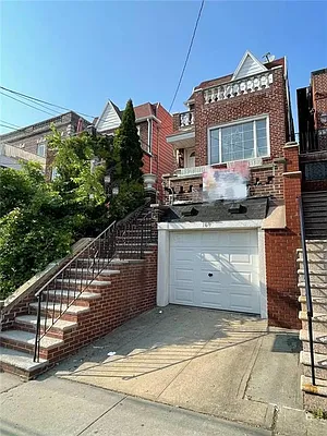 Sold by Remax Real Estate Professionals | media 1