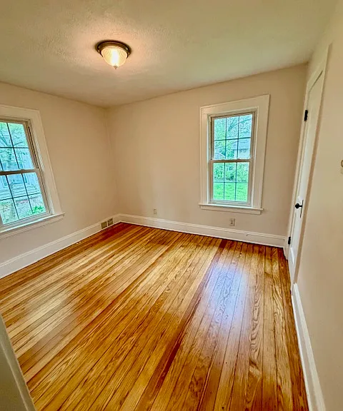 237 W Friendship St — Photo 4