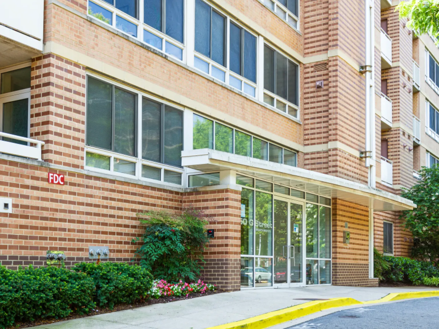 1 bed, 742 sqft, $3,000 — Photo 3