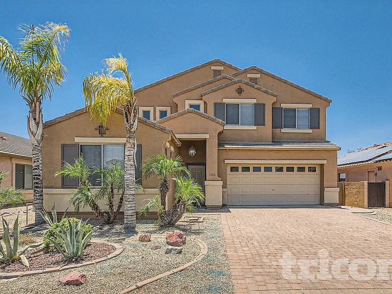 1353 E Judi Dr — Photo 2