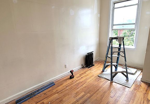 4th image of 32-15 31st Ave #4R
