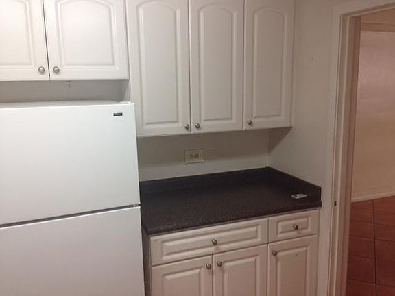 4th image of 999 Brickell Bay Dr APT 1807